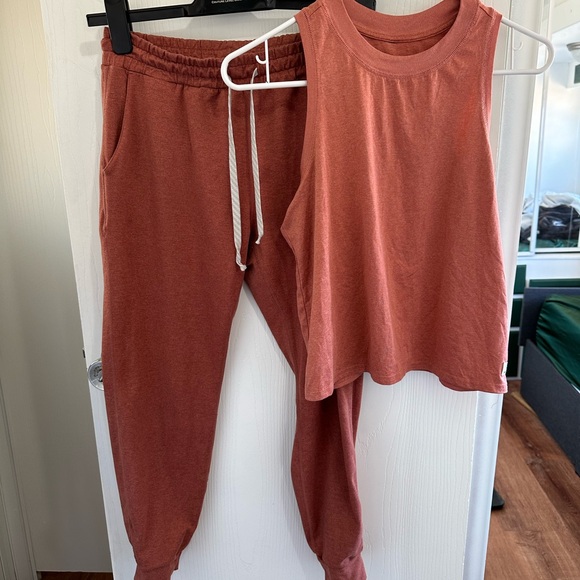 Performance Jogger Women’s Set Vuori - Picture 1 of 5